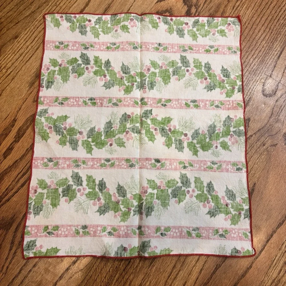 Vintage‎ Christmas Holly Berry Cloth Napkins Set of 10 Red Green 17x14